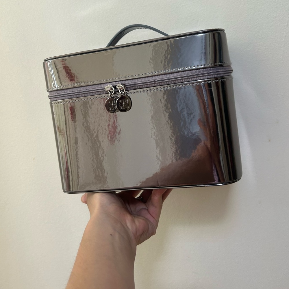 Suisse Programme Makeup Carrying case Never Used